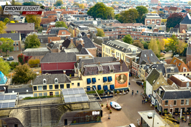 Oldehoofsterkerkhof met zicht op de Grote Kerkstraat